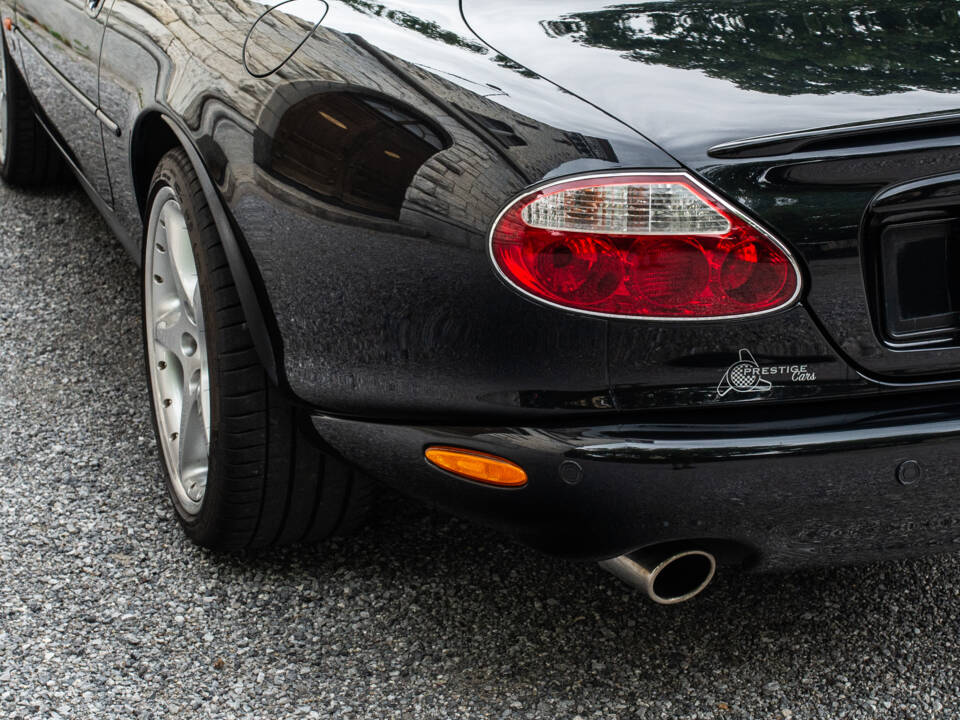 Immagine 16/42 di Jaguar XKR (2003)