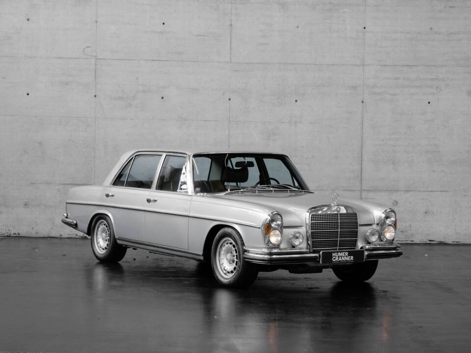Immagine 6/50 di Mercedes-Benz 300 SEL 6.3 (1968)