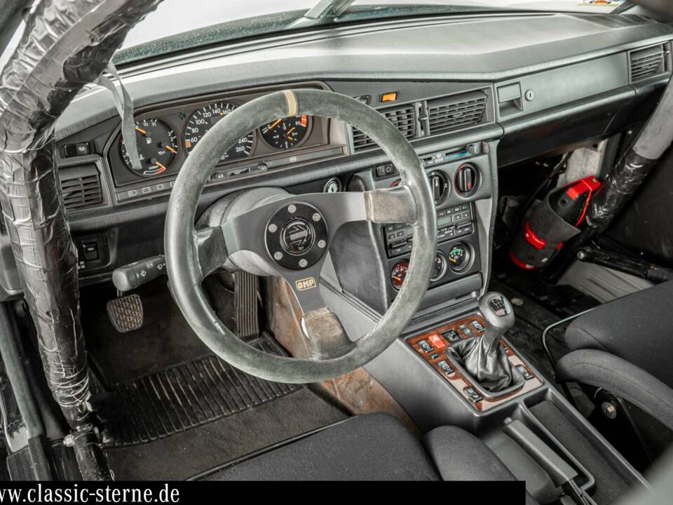 Bild 15/15 von Mercedes-Benz 190 E 2.5-16 Evolution II (1990)