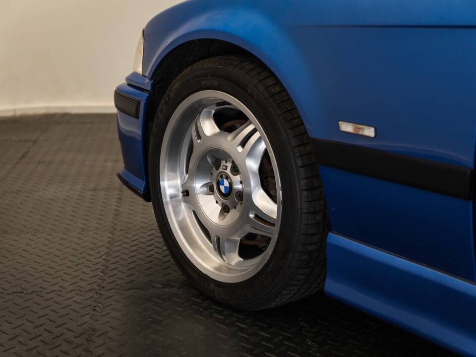 Image 39/43 of BMW M3 (1998)