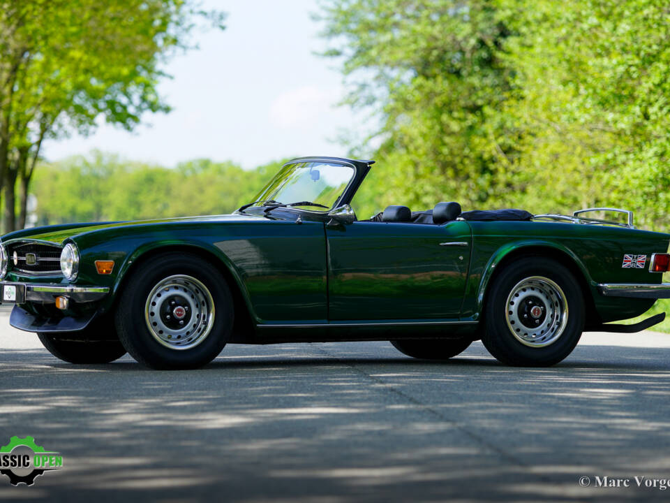Image 24/52 of Triumph TR 6 (1973)
