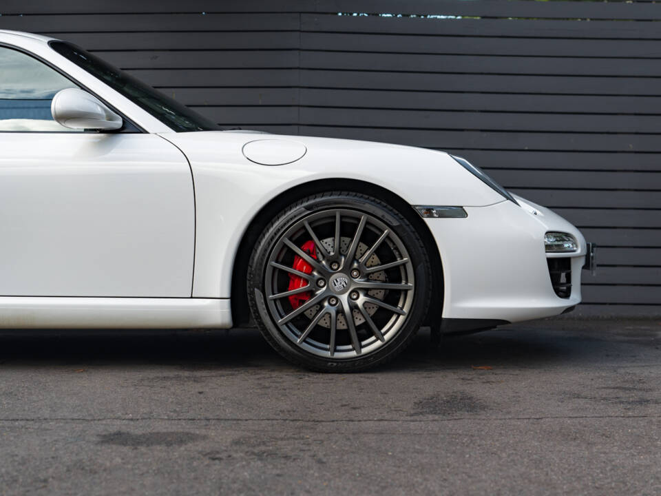 Image 8/41 of Porsche 911 Carrera S (2009)