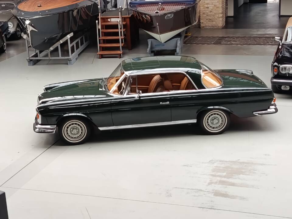 Image 7/54 of Mercedes-Benz 280 SE 3,5 (1970)