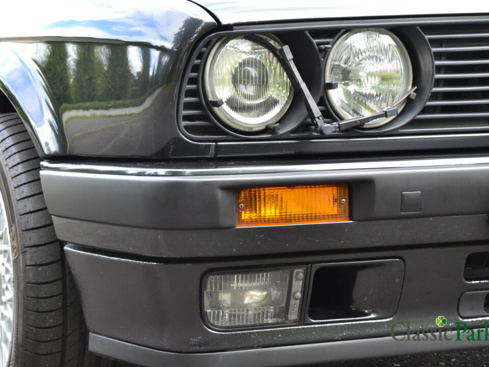 Image 34/46 of BMW 325i Touring (1991)