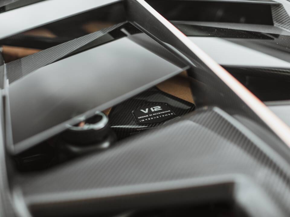 Image 19/68 of Lamborghini Sián FKP 37 (2021)