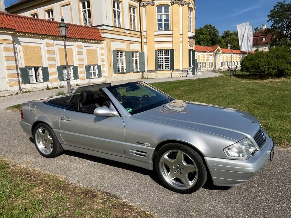 Image 2/91 of Mercedes-Benz SL 320 "Final Edition" (2001)