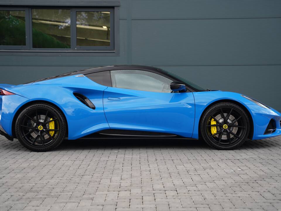 Image 3/50 of Lotus Emira "First Edition" (2022)