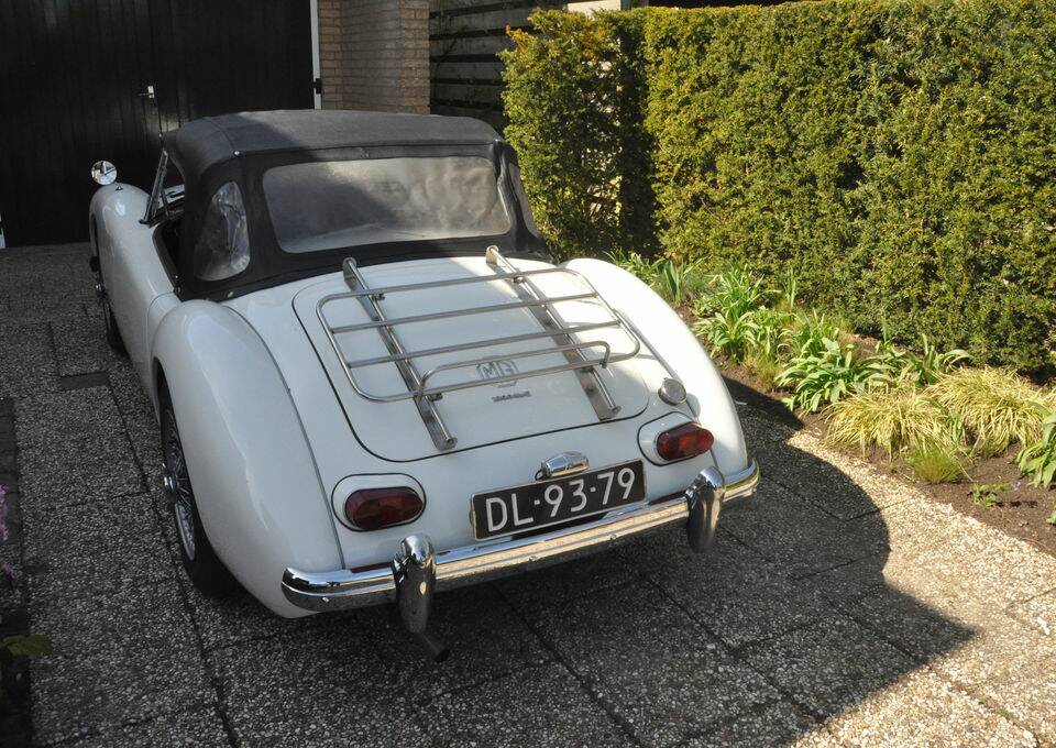 Image 8/8 of MG MGA 1600 (1962)