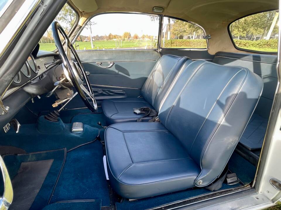 Image 15/32 of Alfa Romeo Giulia 1600 Sprint (1963)