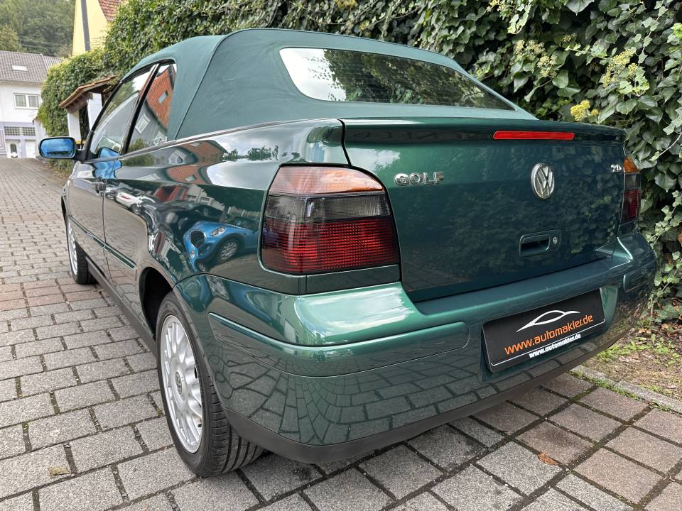 Immagine 24/26 di Volkswagen Golf IV Cabrio 2.0 (2001)