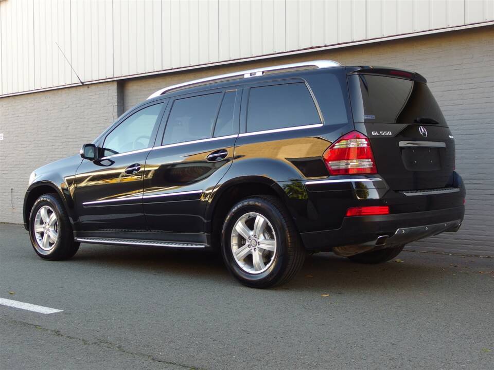 Immagine 4/100 di Mercedes-Benz GL 550 4MATIC (2008)