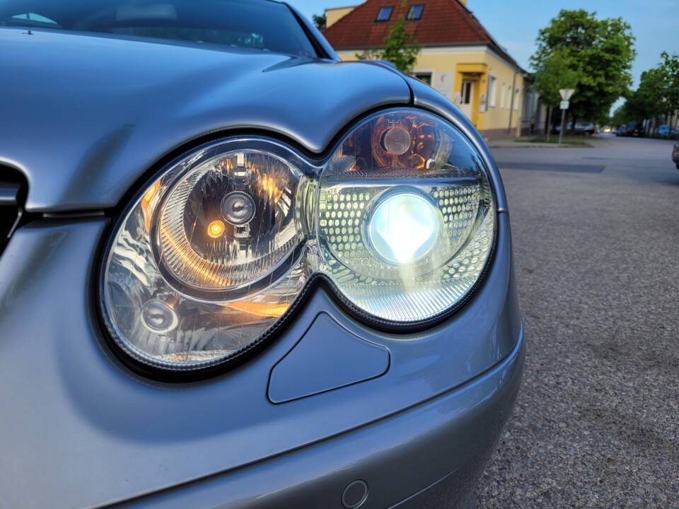 Bild 4/97 von Mercedes-Benz SL 500 (2004)