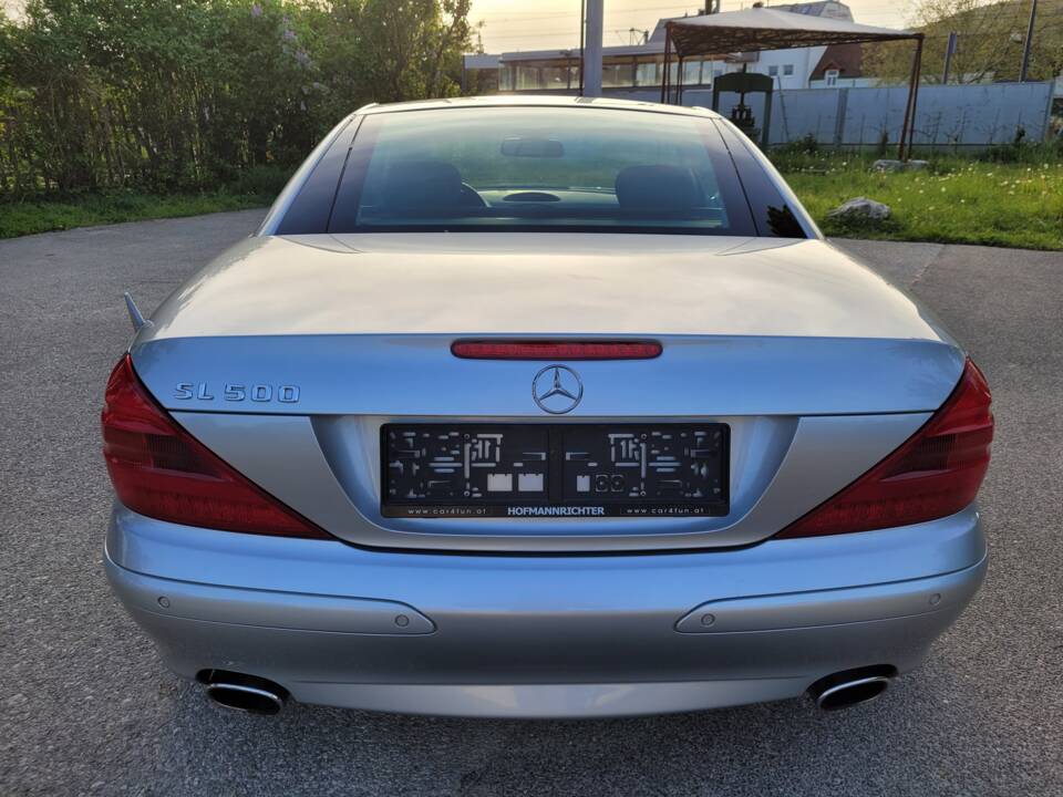 Bild 22/97 von Mercedes-Benz SL 500 (2004)