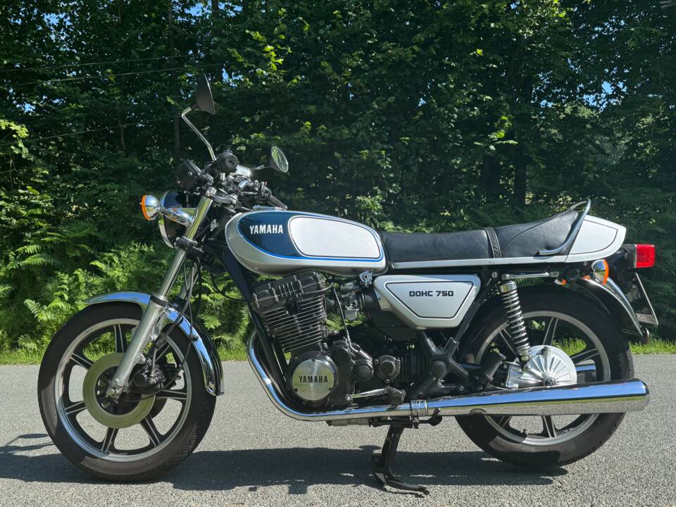 Image 1/20 of Yamaha XS 750 (1979)