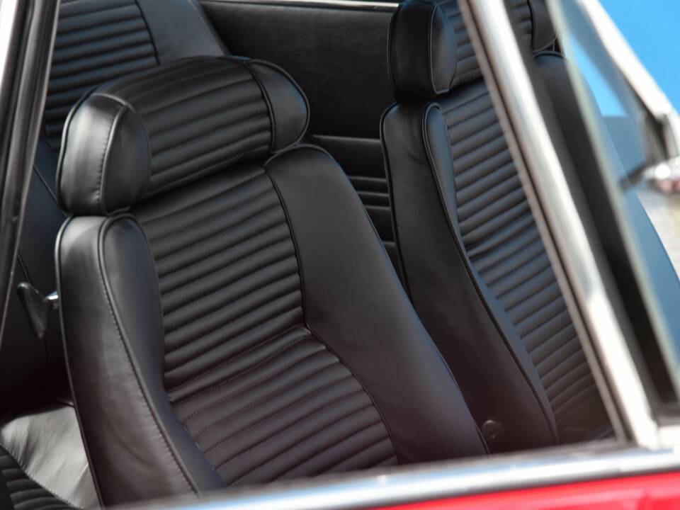 Image 3/17 of Alfa Romeo 2000 GT Veloce (1972)