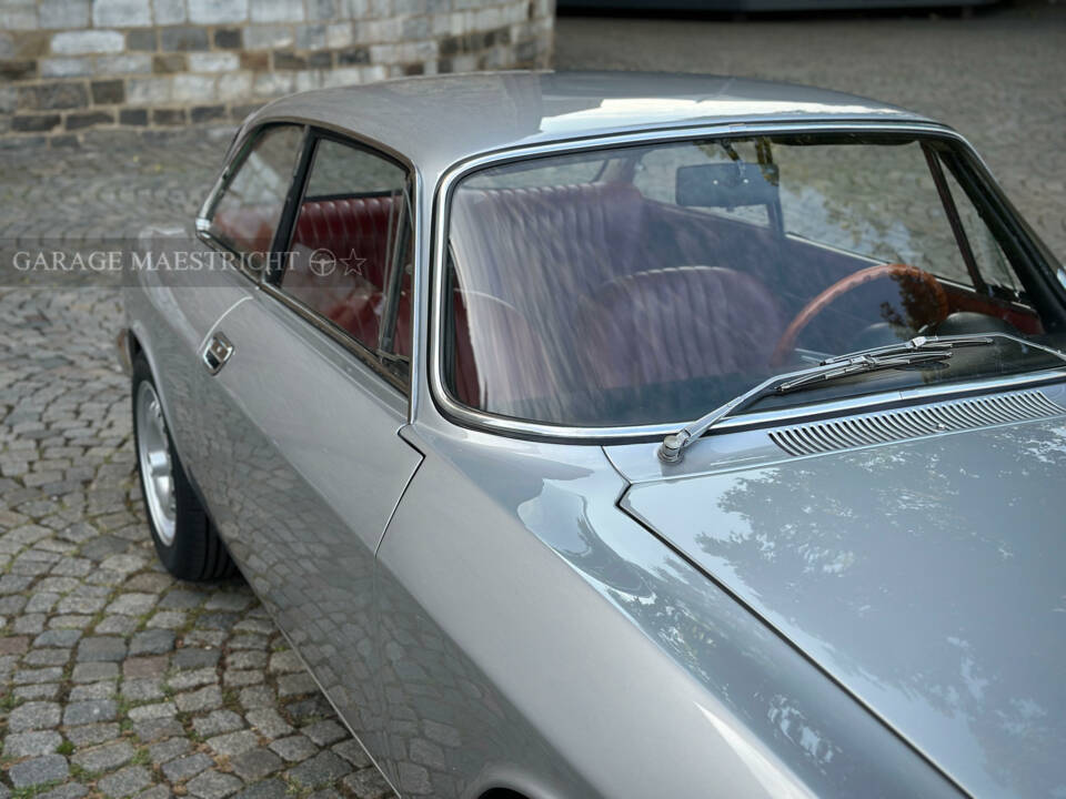 Afbeelding 4/84 van Alfa Romeo Giulia 1600 GT Junior (1972)