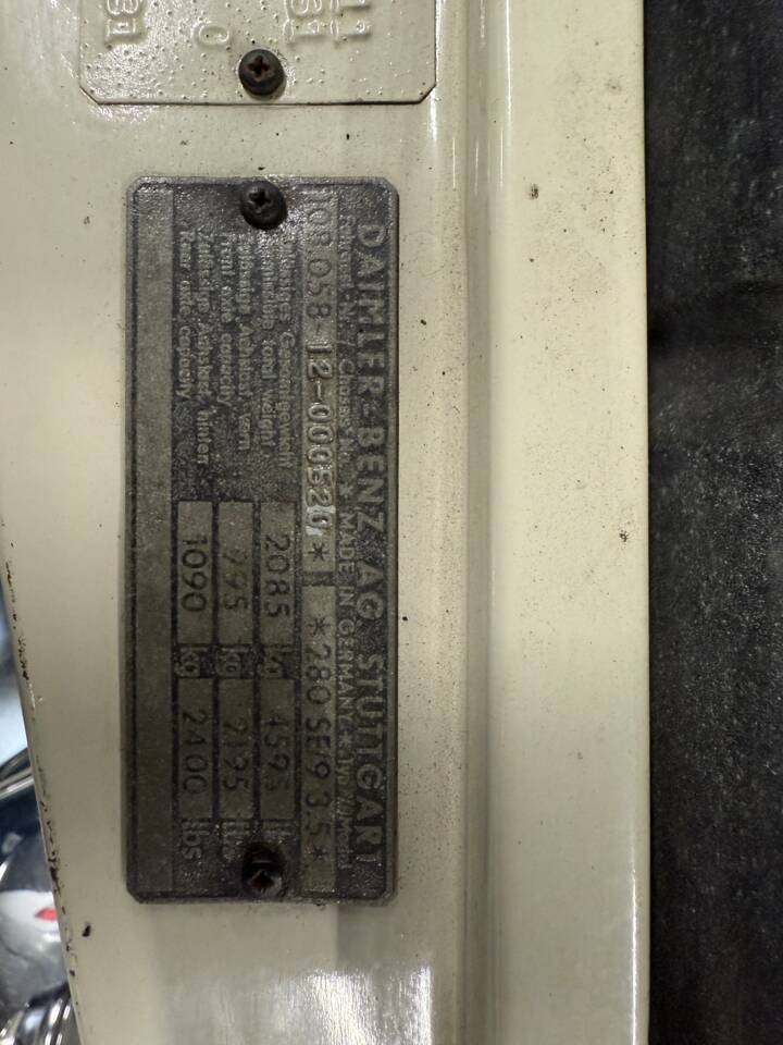 Image 38/44 of Mercedes-Benz 280 SEL 3,5 (1971)