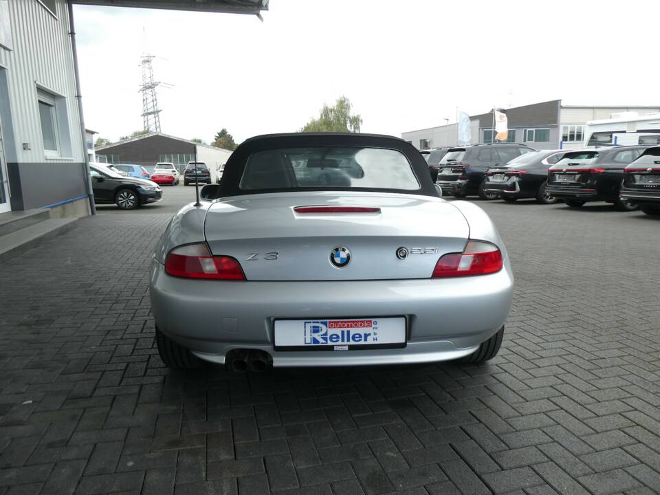 Image 5/21 of BMW Z3 2.2i (2001)