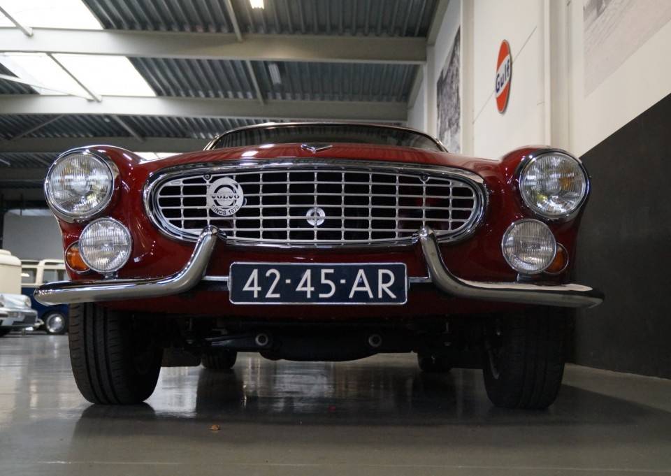 Image 18/46 of Volvo 1800 S (1966)