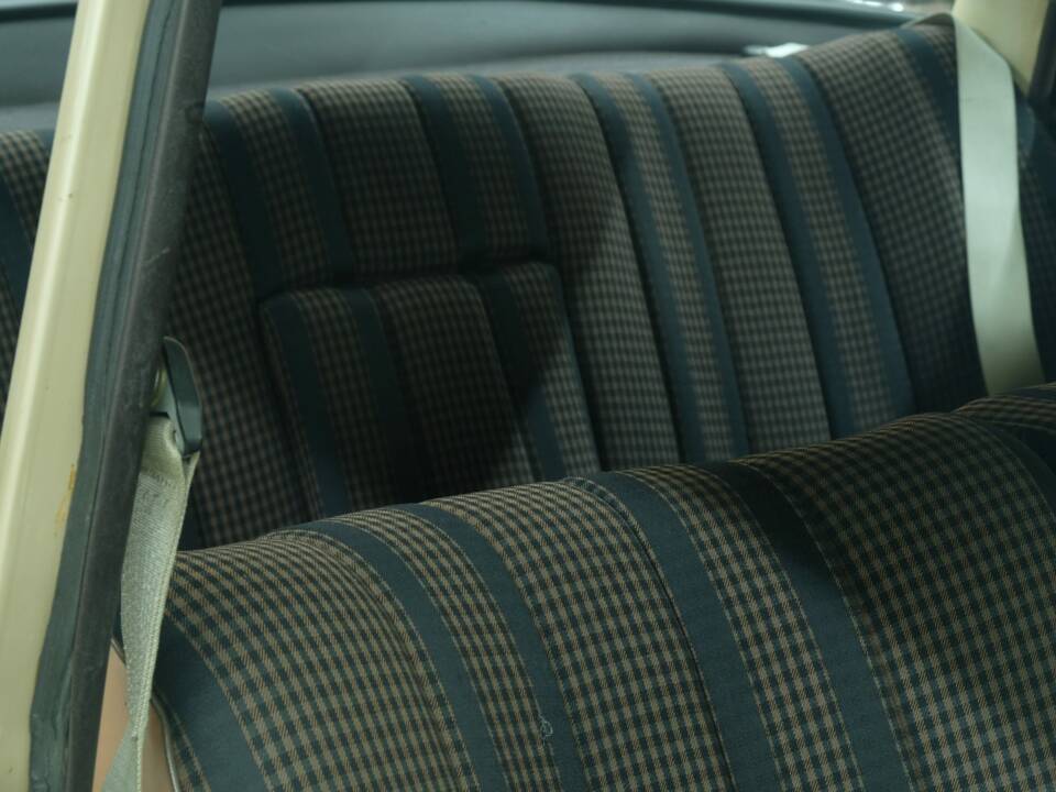 Image 47/50 of Mercedes-Benz 300 SE (1964)