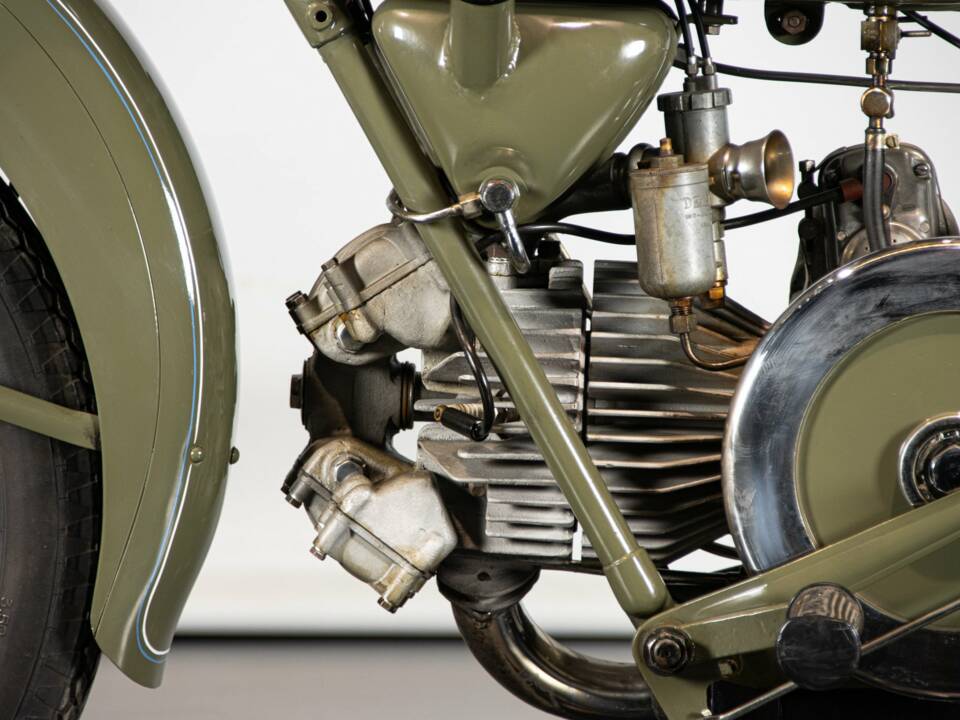 Image 18/50 of Moto Guzzi DUMMY (1963)