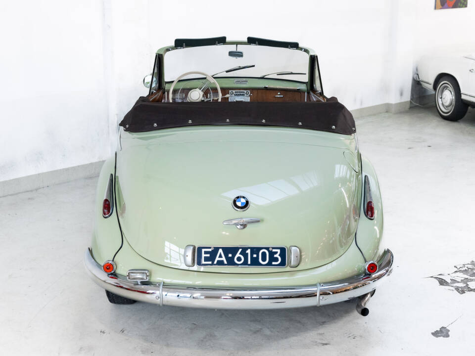 Immagine 11/50 di BMW 502 - 3,2 Litro (1955)