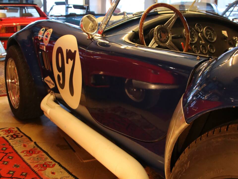Image 49/57 of AC Cobra 427 (1965)