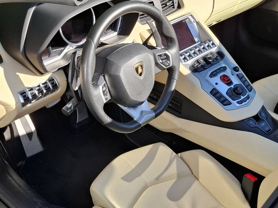 Afbeelding 10/12 van Lamborghini Aventador LP 700-4 Roadster (2015)