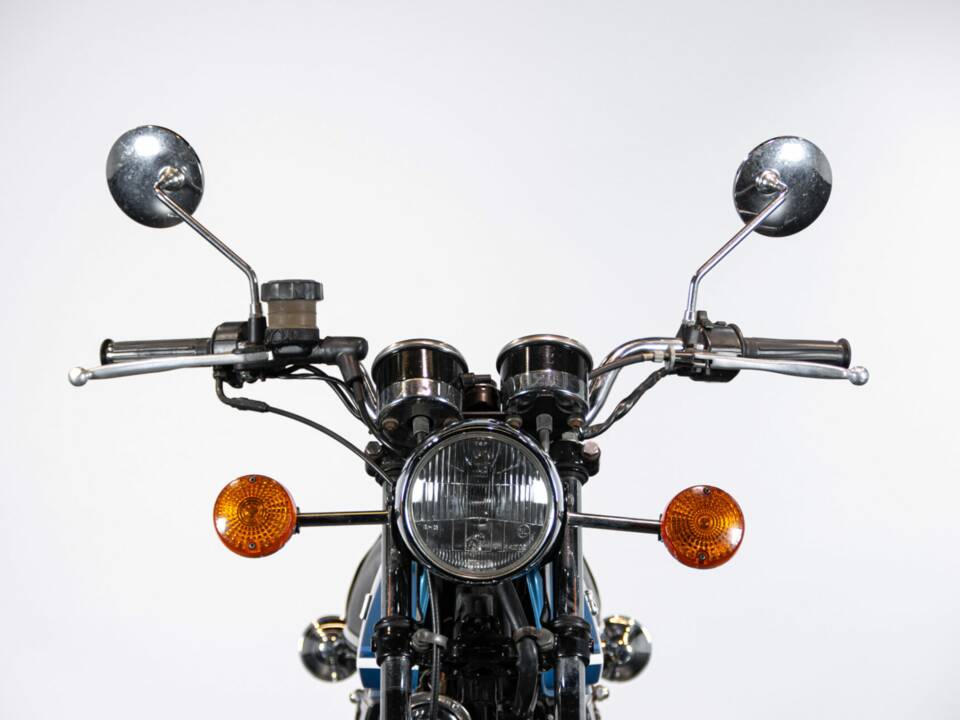 Image 33/50 of Suzuki DUMMY (1979)