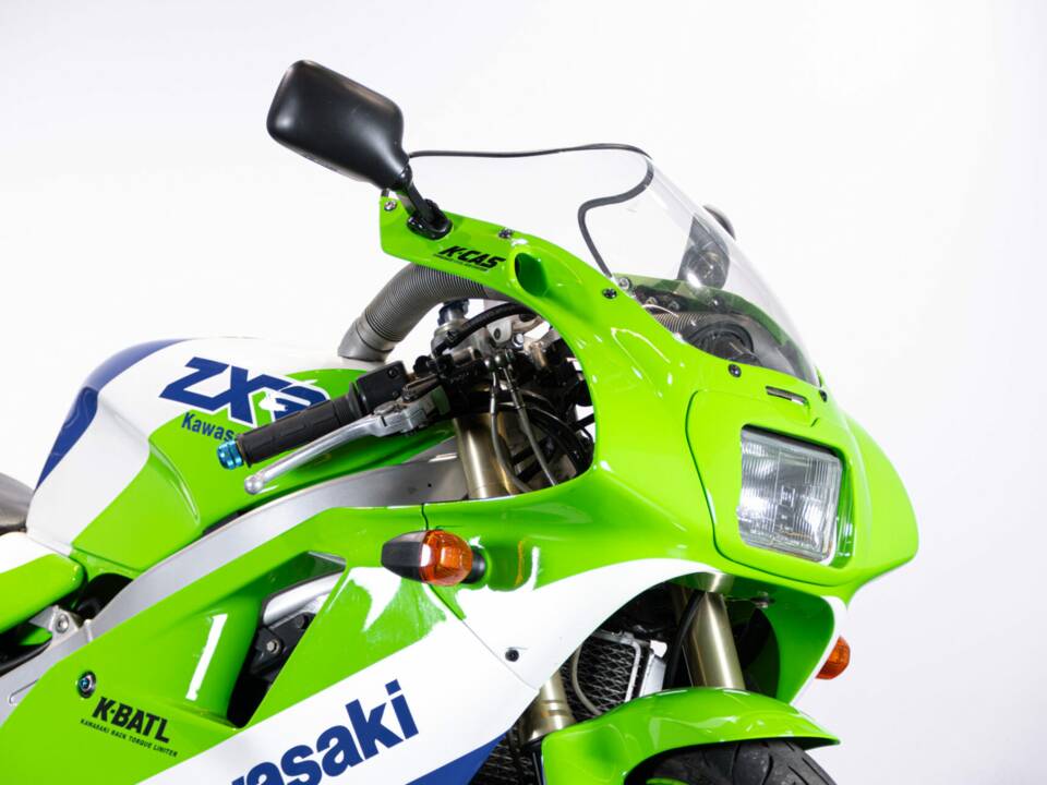 Image 45/50 of Kawasaki ZX-R 400 (1990)