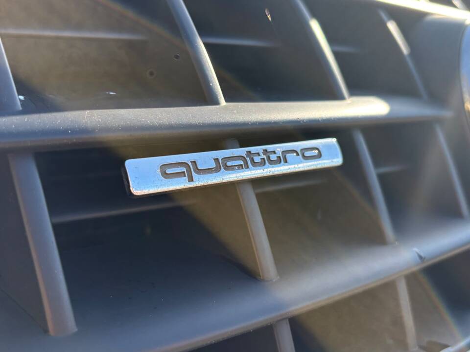 Image 17/25 of Audi TT 3.2 quattro (2004)