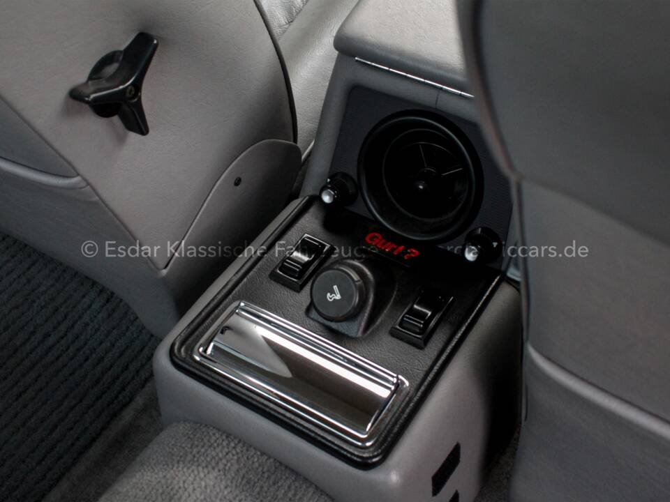 Immagine 16/46 di Jaguar XJ 12 (1986)