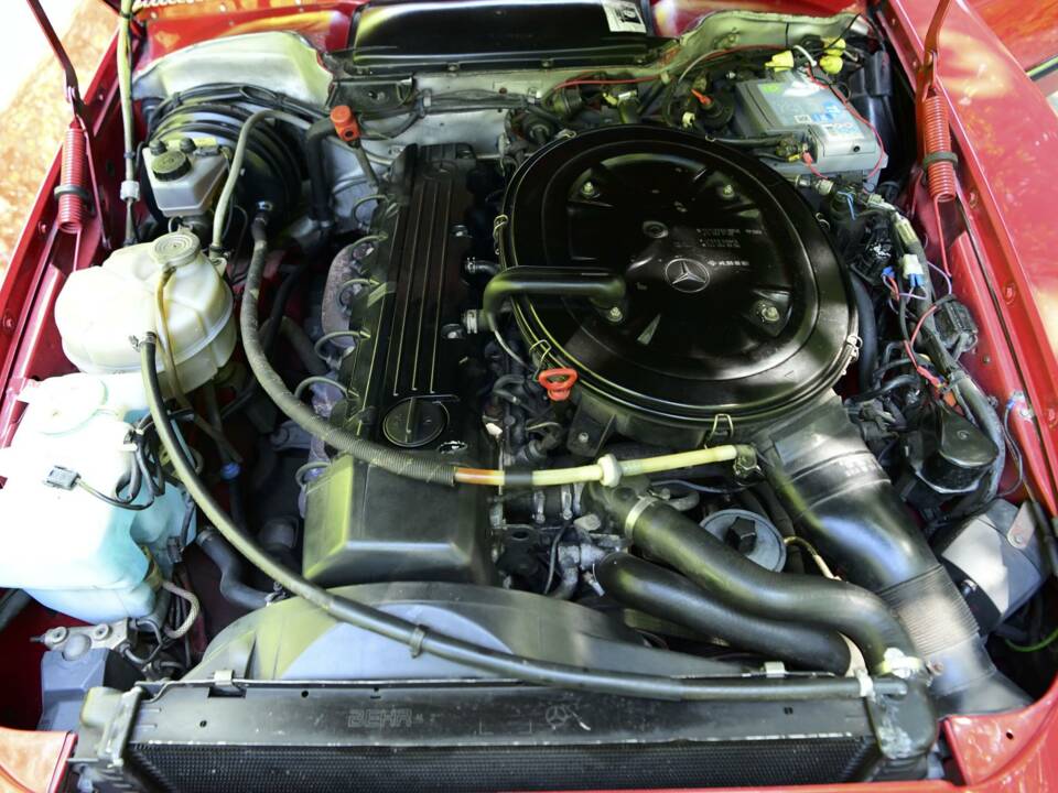 Image 19/50 of Mercedes-Benz 300 SL (1988)