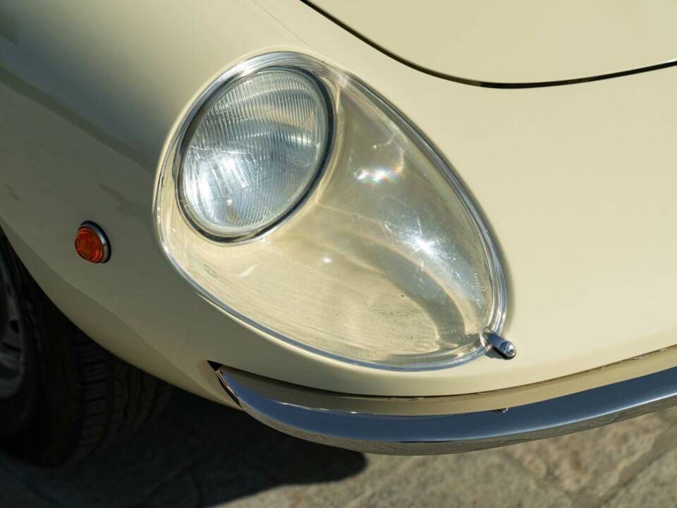 Image 13/50 of Alfa Romeo 1750 Spider Veloce (1969)