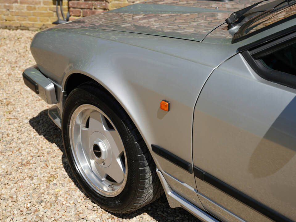 Image 20/50 of Alfa Romeo GTV 6 2.5 (1983)