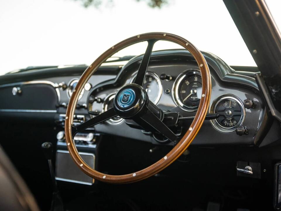 Afbeelding 39/76 van Aston Martin DB 4 (1961)