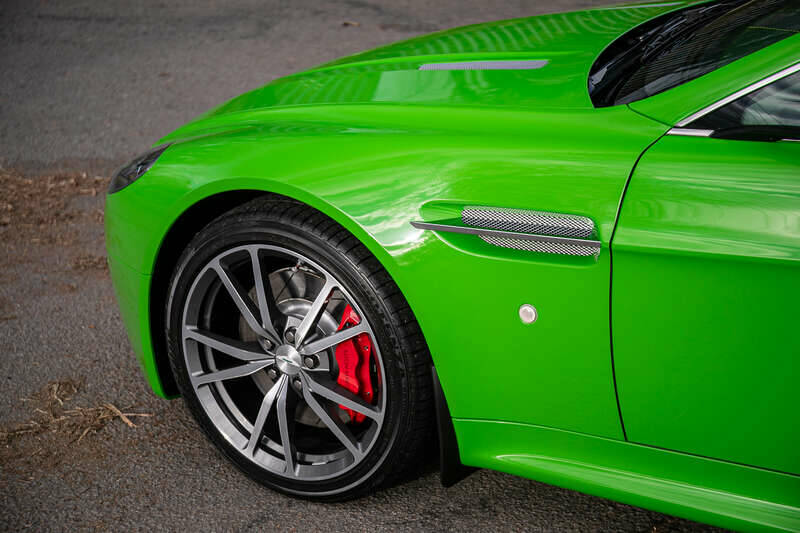 Immagine 36/43 di Aston Martin V8 Vantage (2010)