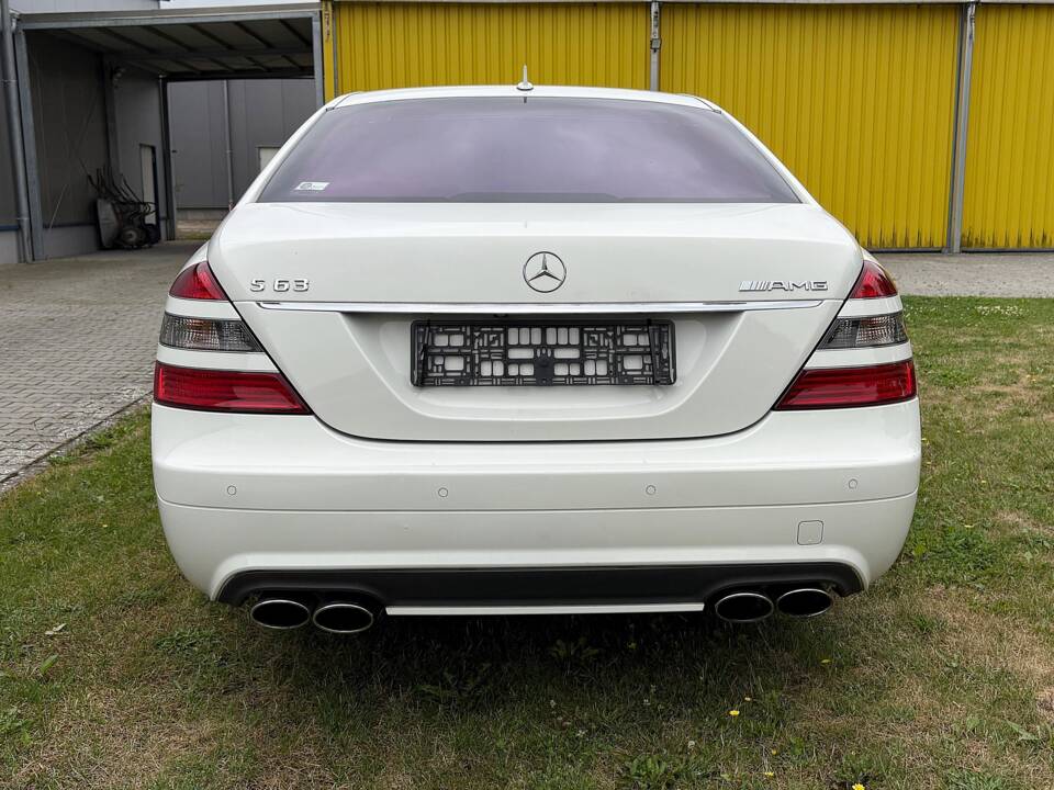 Bild 6/29 von Mercedes-Benz S 63 AMG (2007)