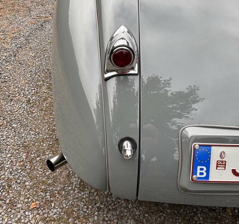 Image 8/8 of Jaguar XK 120 OTS (1950)