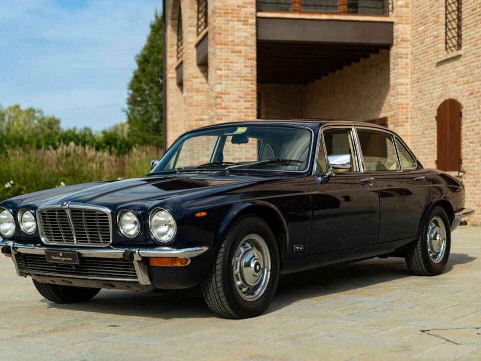 Imagen 2/50 de Jaguar XJ 4.2 (1978)