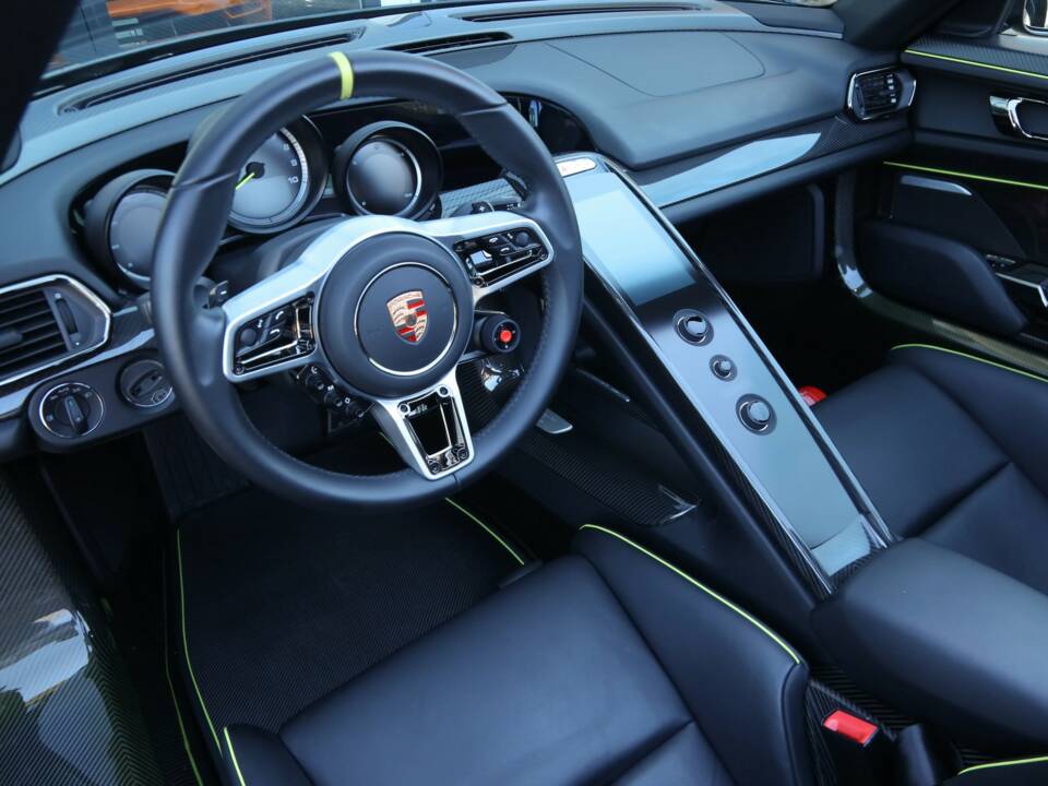 Afbeelding 50/50 van Porsche 918 Spyder (2015)