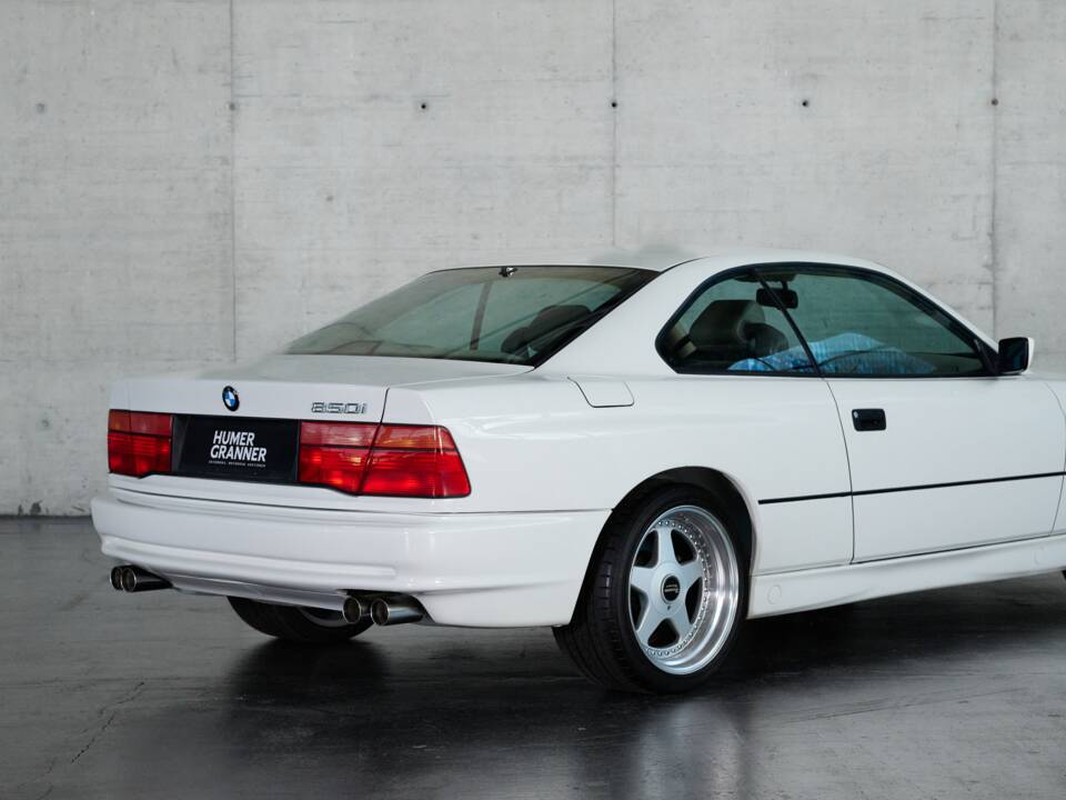 Immagine 28/50 di BMW 850i (1990)