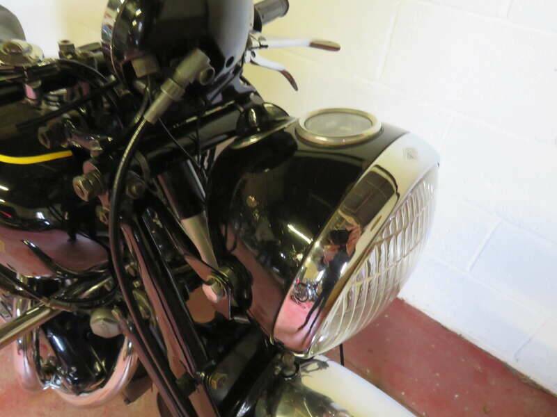 Image 9/50 of Vincent Black Shadow C (1953)