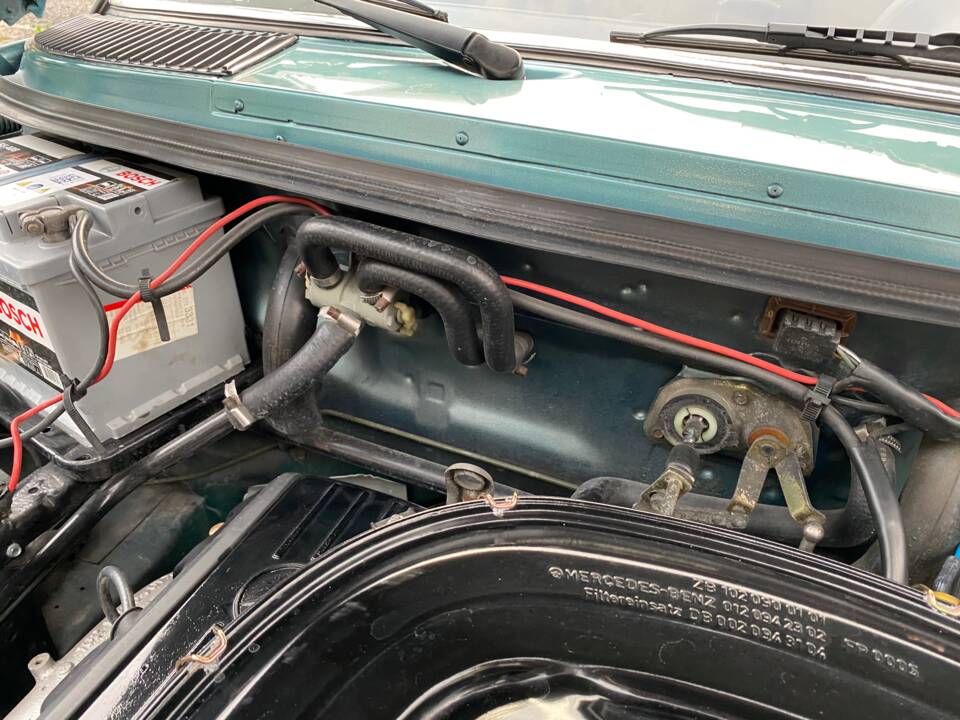 Image 48/66 of Mercedes-Benz 230 CE (1981)