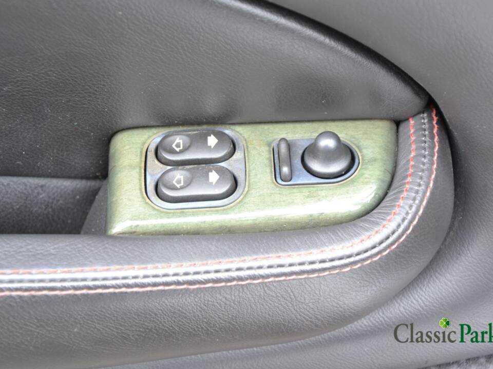 Image 27/50 of Jaguar XKR &quot;Silverstone&quot; (2000)