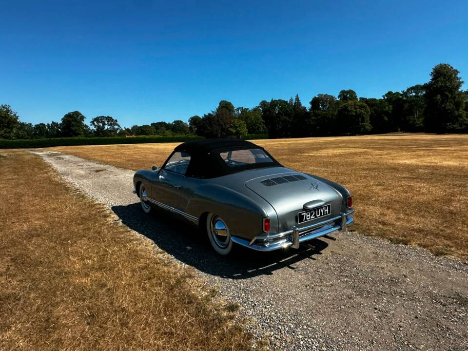 Image 17/48 of Volkswagen Karmann Ghia 1200 (1958)