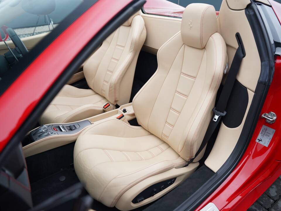 Bild 16/50 von Ferrari 458 Spider (2013)