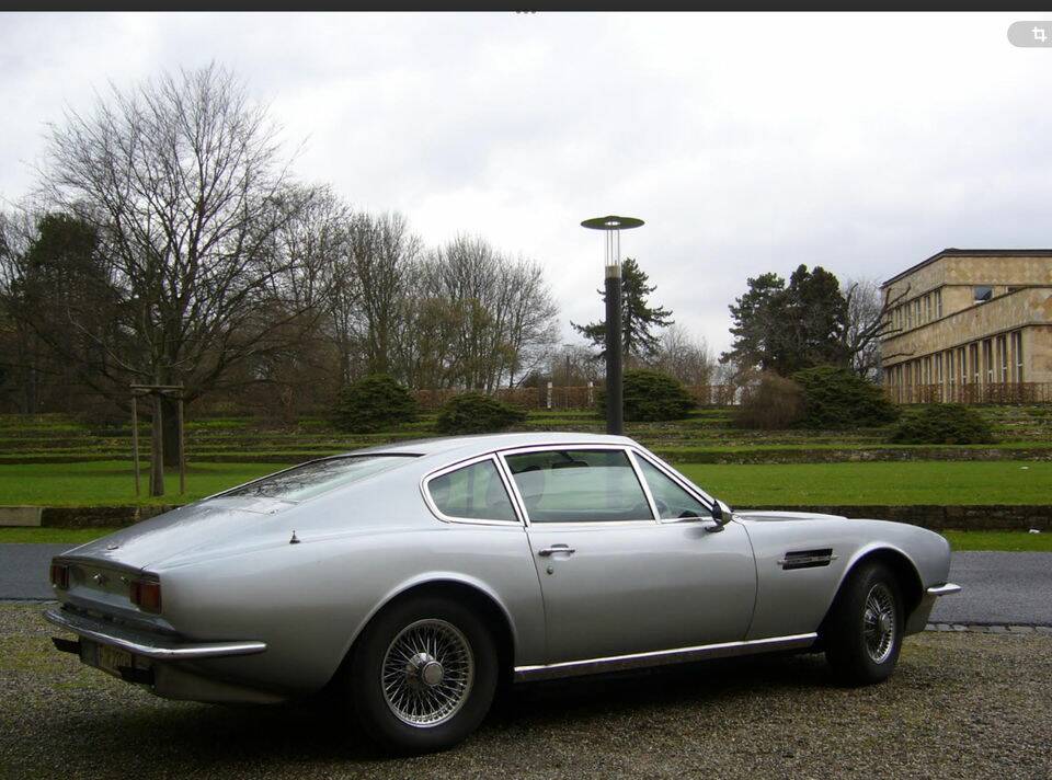 Image 3/5 de Aston Martin DBS Vantage (1971)