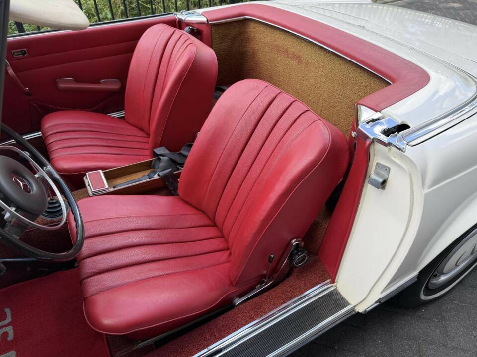 Immagine 40/50 di Mercedes-Benz 280 SL (1968)