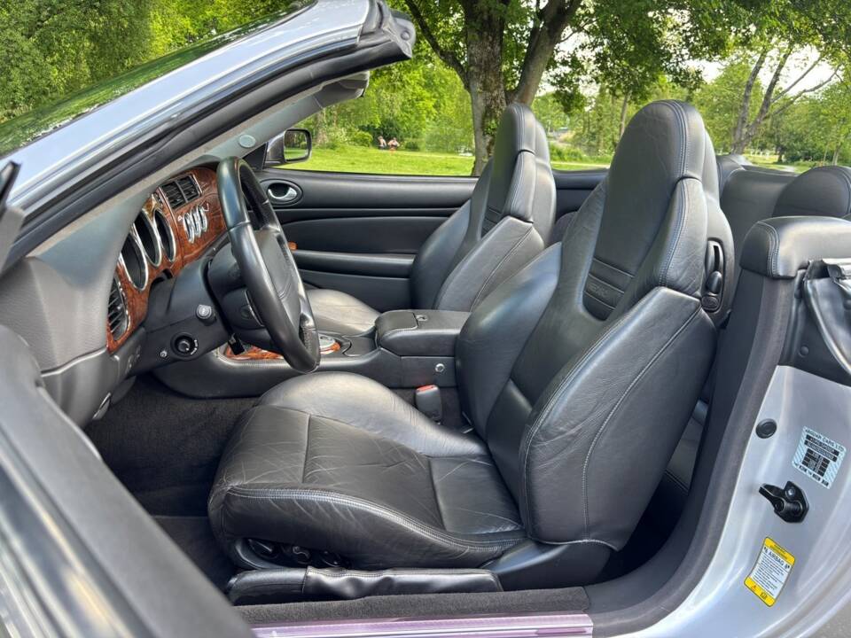 Image 12/28 de Jaguar XKR (2002)